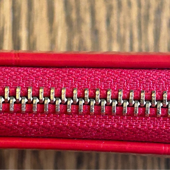 David Jones Paris Red Zippered Wallet - Picture 5 of 9